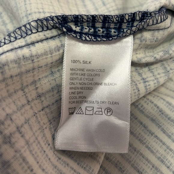 Tommy Bahama Silk Camp Shirt - EUC - Picture 6 of 6